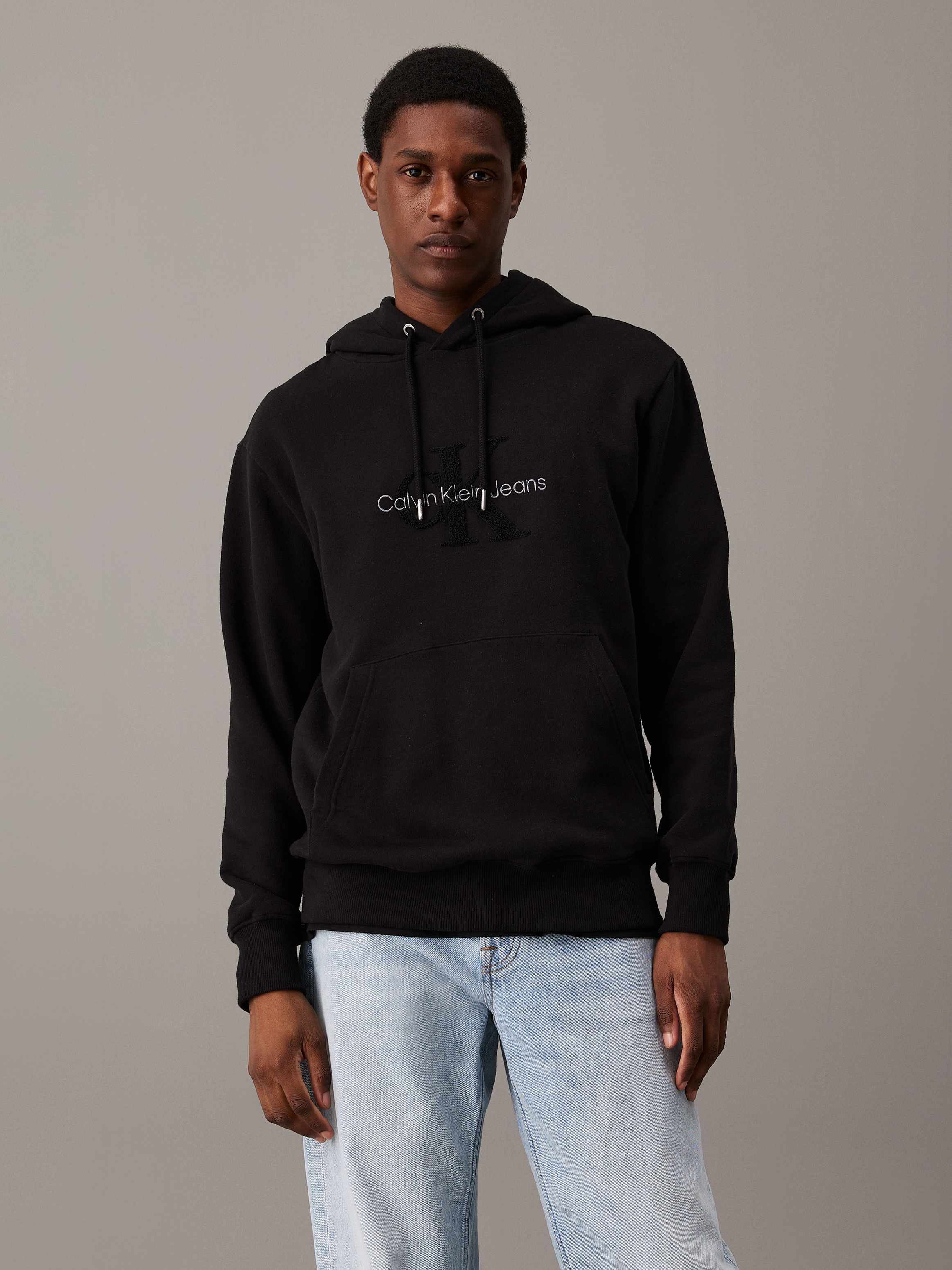Core Institutional Logo Sweatshirt | Calvin Klein Core Institutional Logo Sweatshirt | Calvin Klein