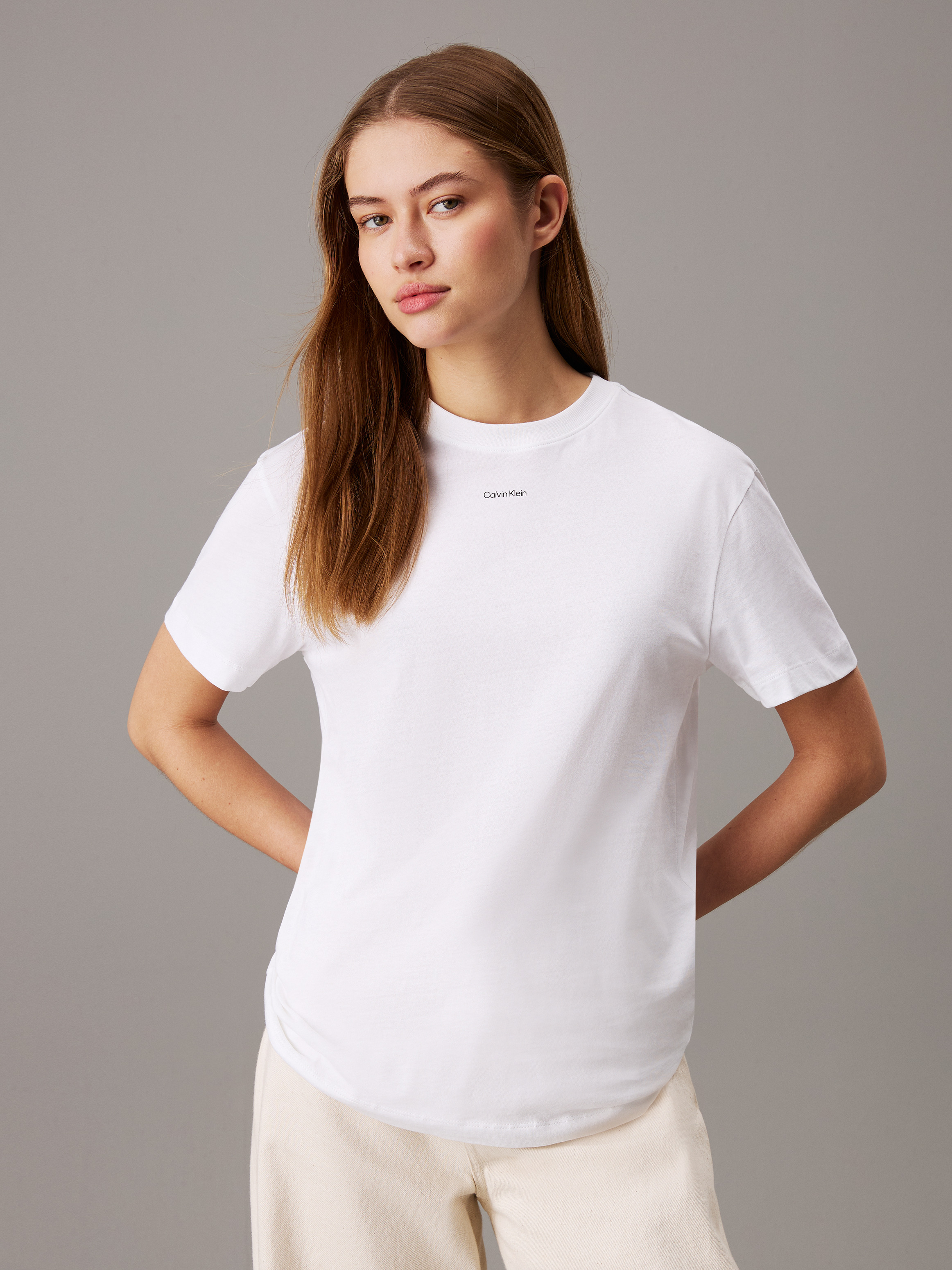 Tシャツ・カットソー   Here White Monogram Baby T-Shirt 47AB802 YAA 47 Monogram Logo Baby Tee | Calvin Klein® USA