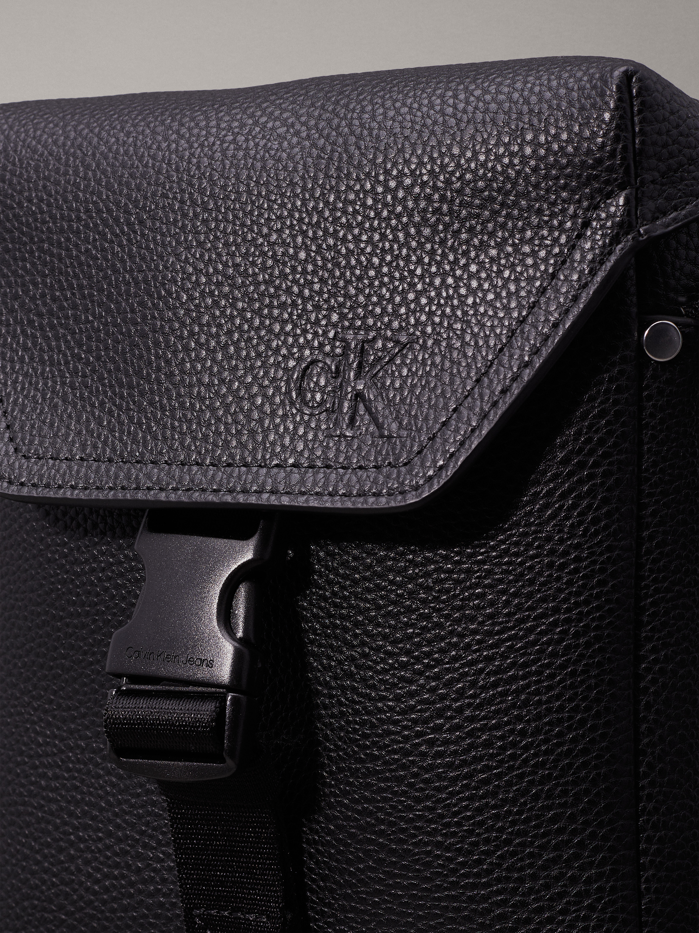 Ultralight Reporter Bag | Calvin Klein