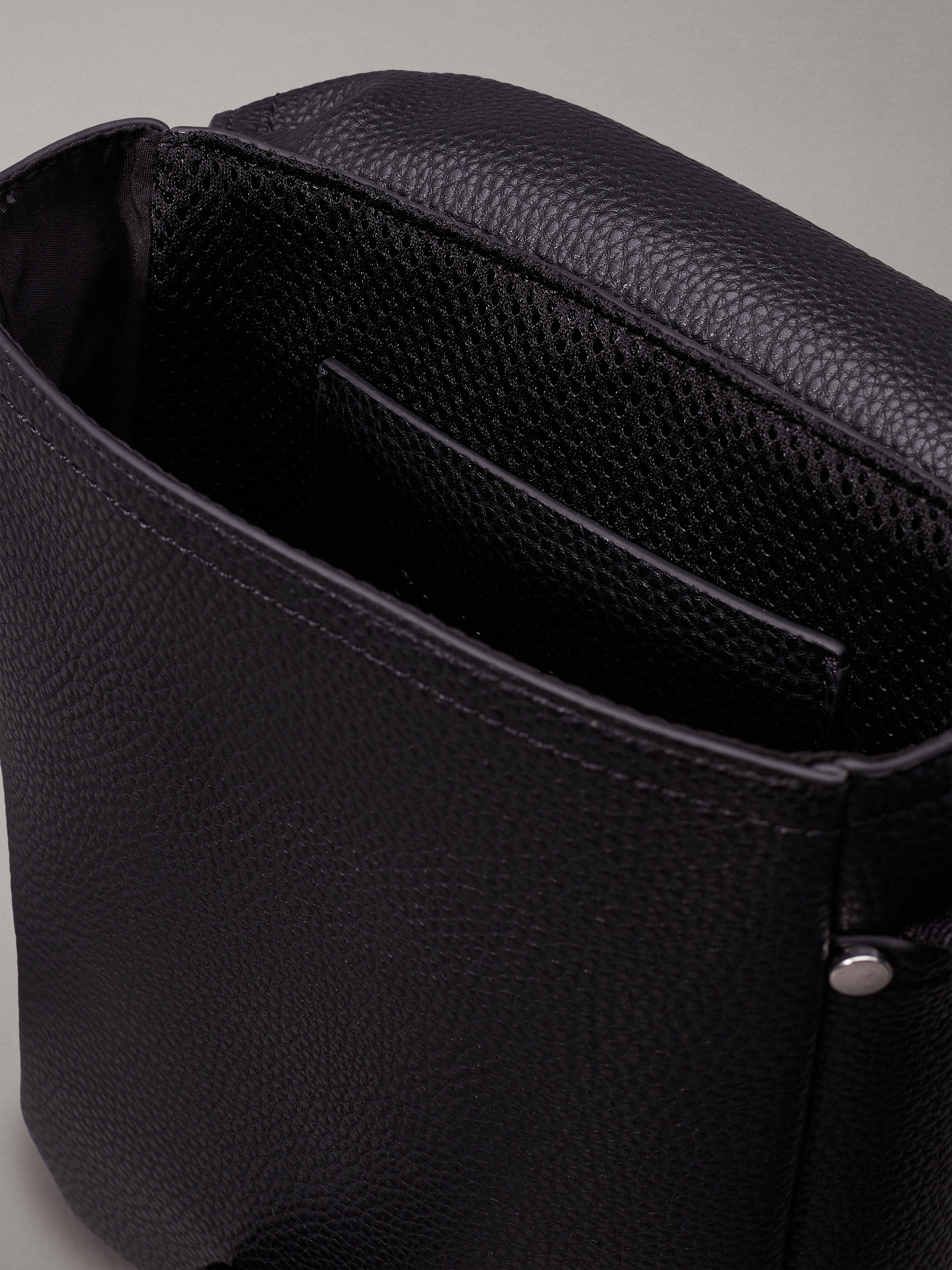 Ultralight Reporter Bag | Calvin Klein