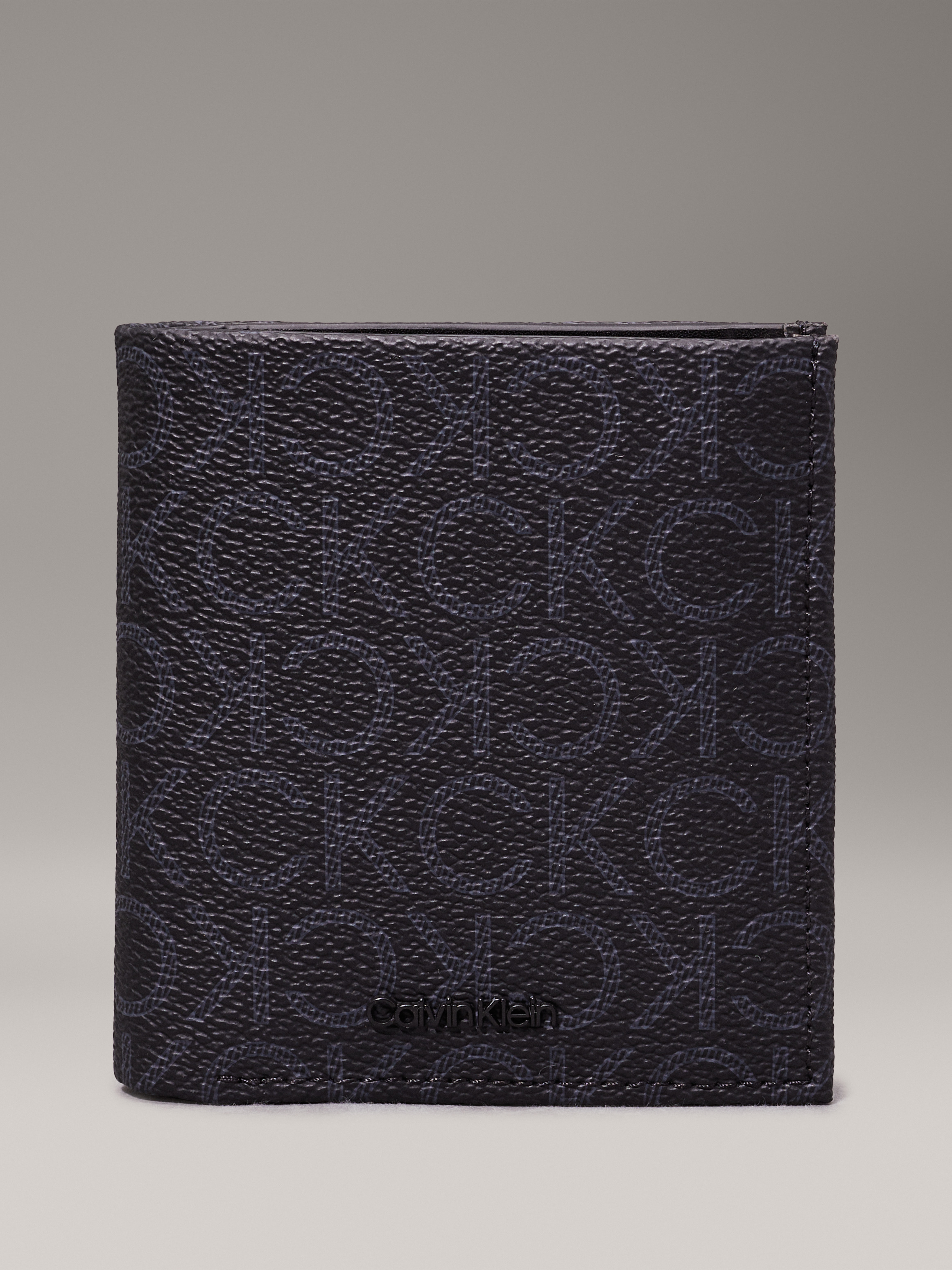 Logo Trifold Wallet | Calvin Klein Logo Trifold Wallet | Calvin Klein