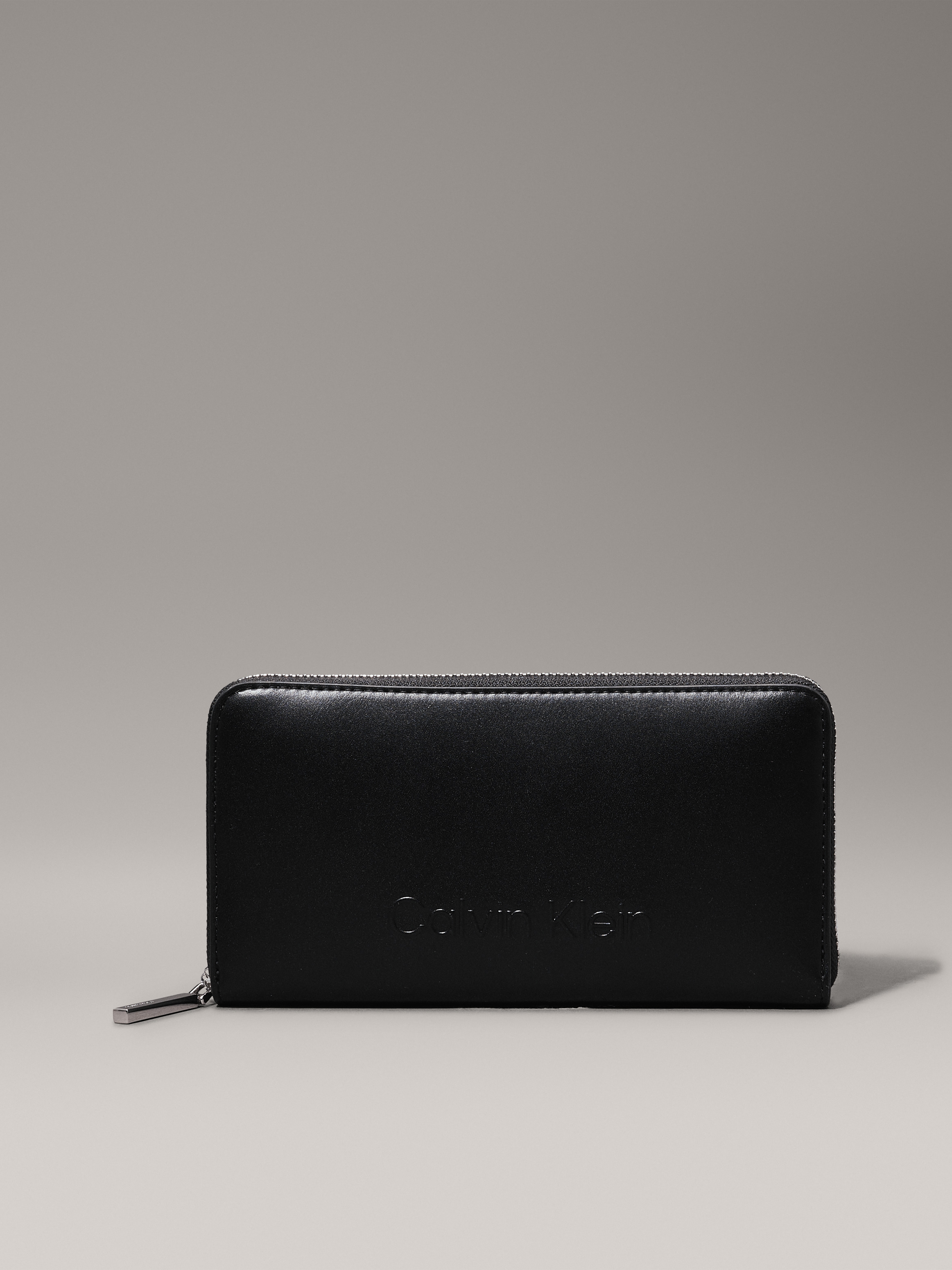 Buy Women s Wallets Small Goods Online Calvin Klein Australia