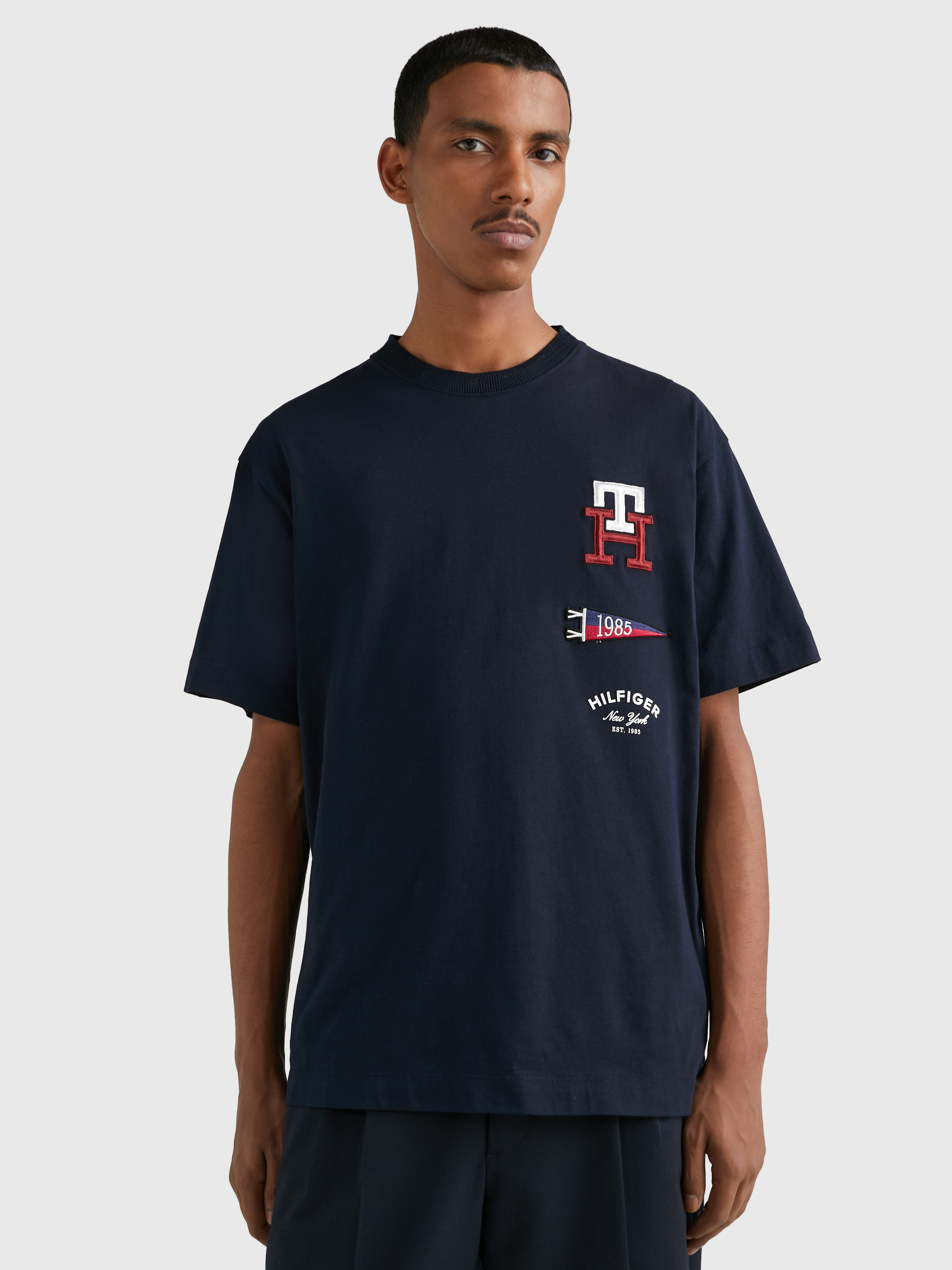 Tommy jeans crest flag t clearance shirt