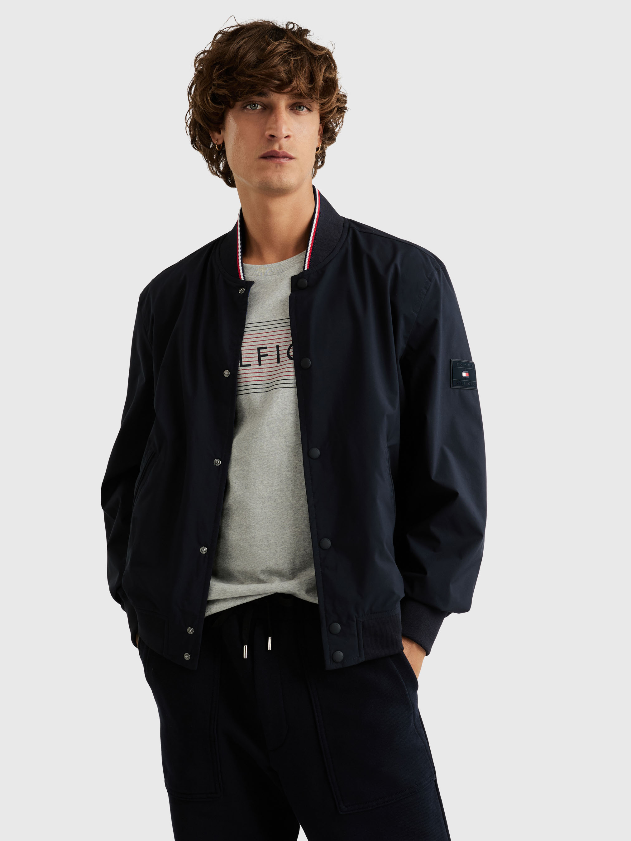 Tommy hilfiger hot sale reverse jacket