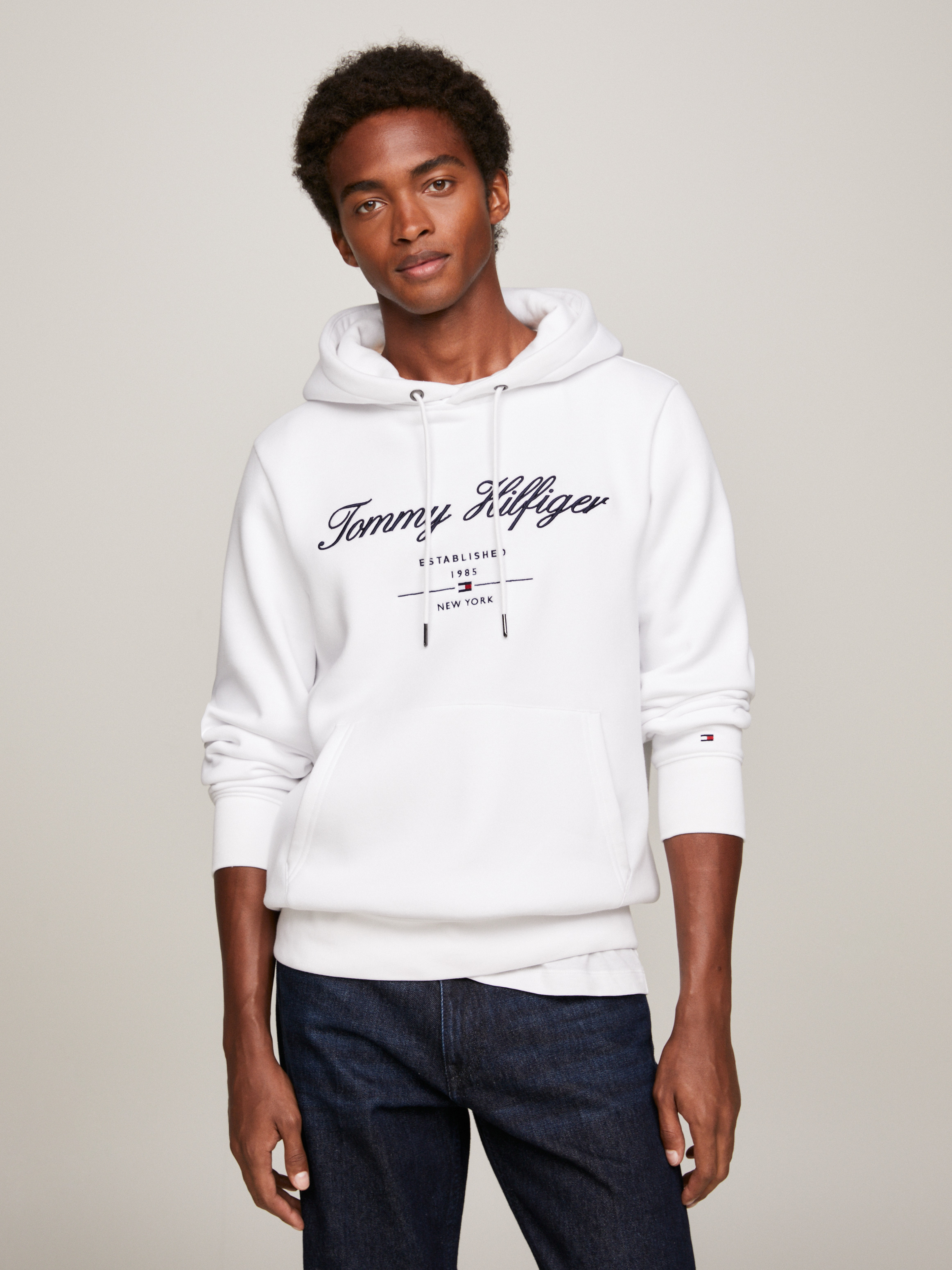 Tommy hilfiger deals sweatpants and hoodie