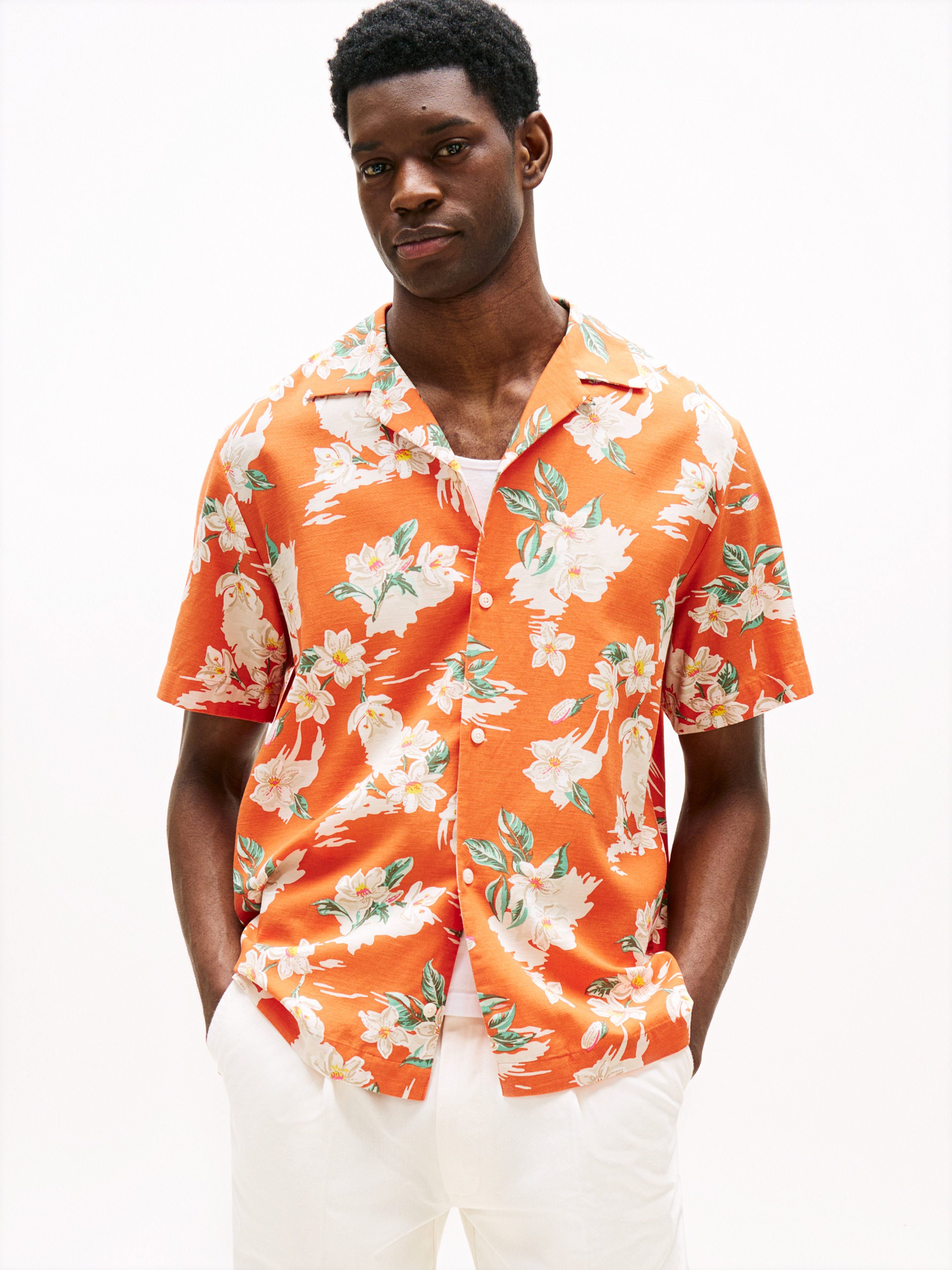 Lightweight Regular Fit Floral Short Sleeve Shirt