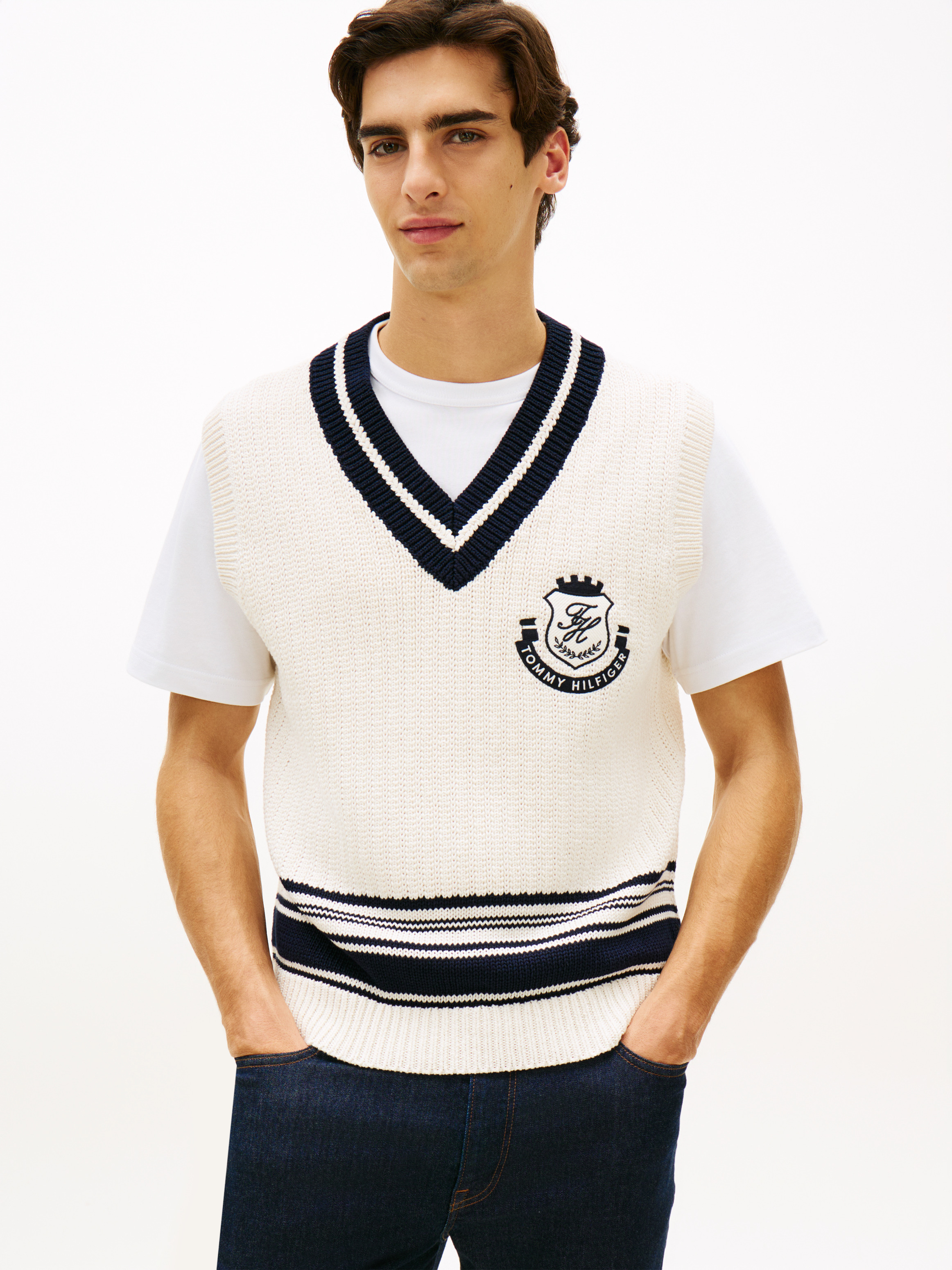 Relaxed Crest Appliqué V-Neck Sweater Vest