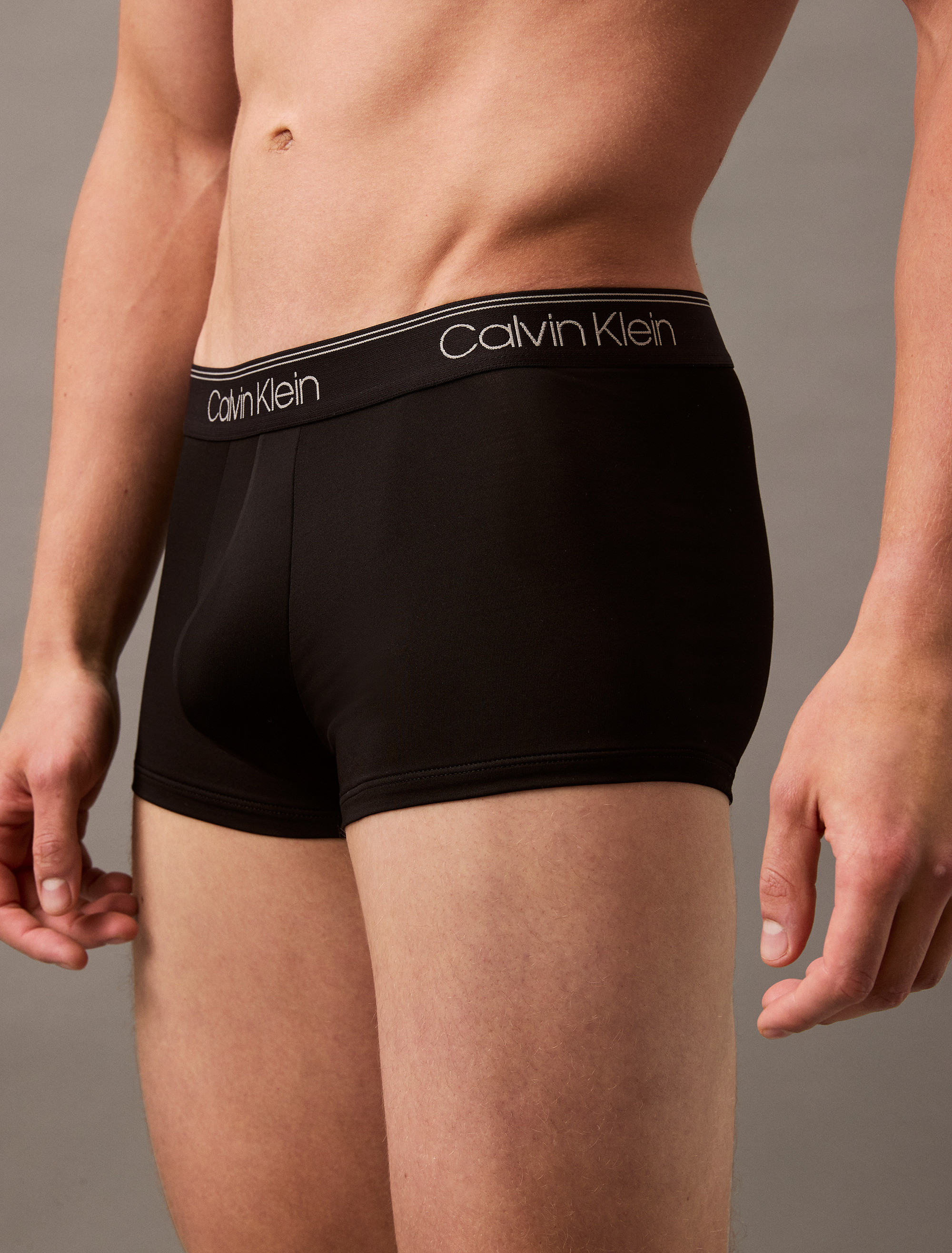 ◆ ◆ Men's Brushed Micro Low Rise Trunks 3PK Micro Stretch 3 Pack Low Rise Trunks | Calvin Klein