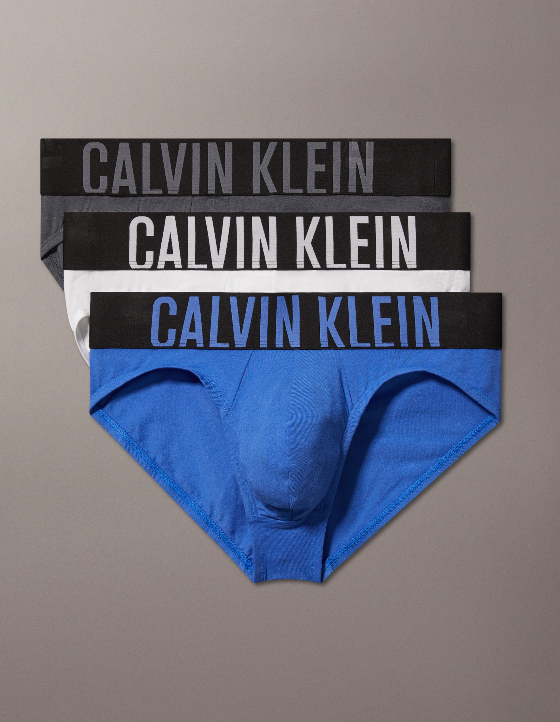 TURBULENCE/WHITE/IRIS BLUE