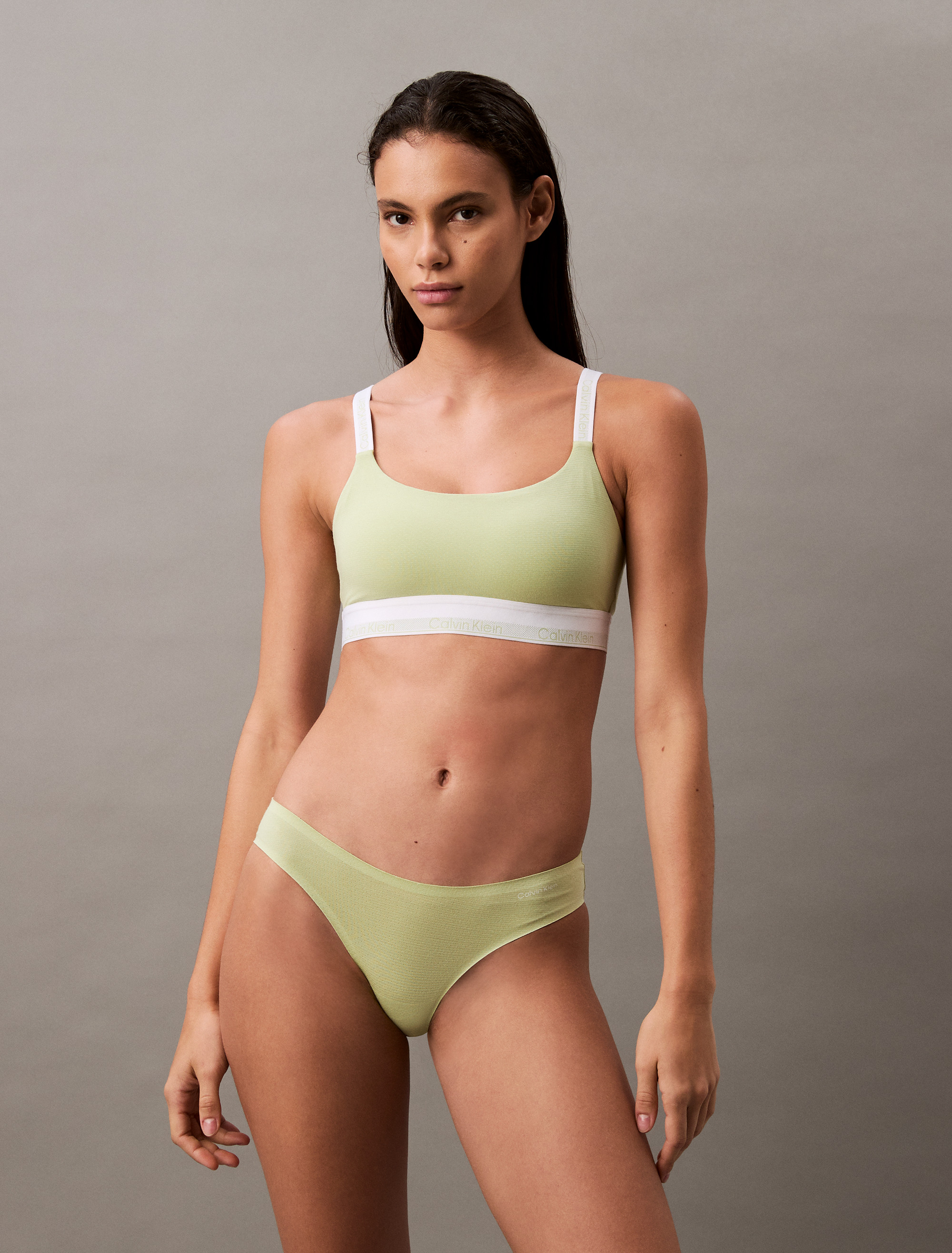 [ ] Modal Mesh AF Lightly Lined Bralet ★大人気★ QF7970_67U_main