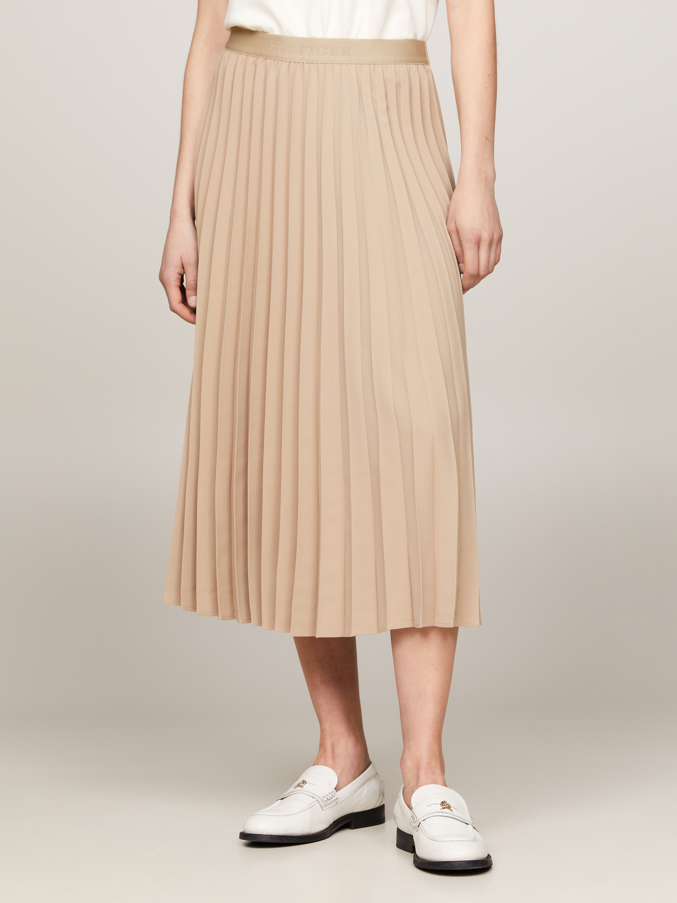 Pleated skirt nz hotsell