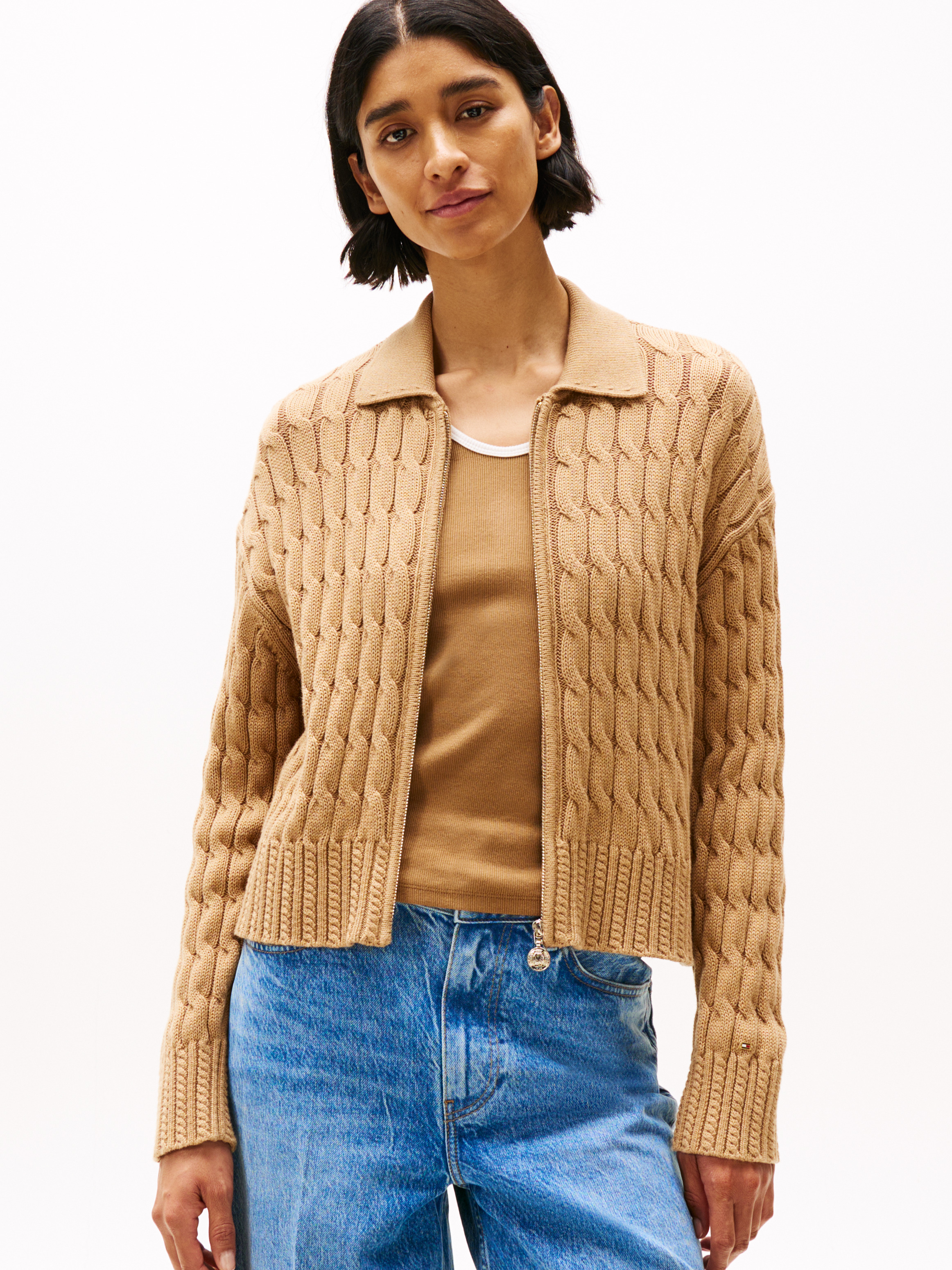 ★★ ★★ Varsity Cable V-Neck Sweater T22F0KTO DW0DW19685_VLP_MO-TP-F1_011.