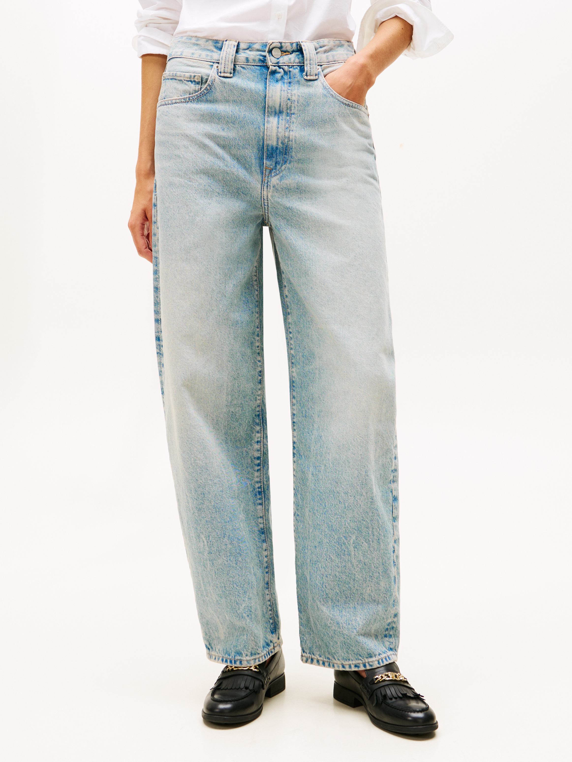 Mid Rise Relaxed Barrel Leg Jeans