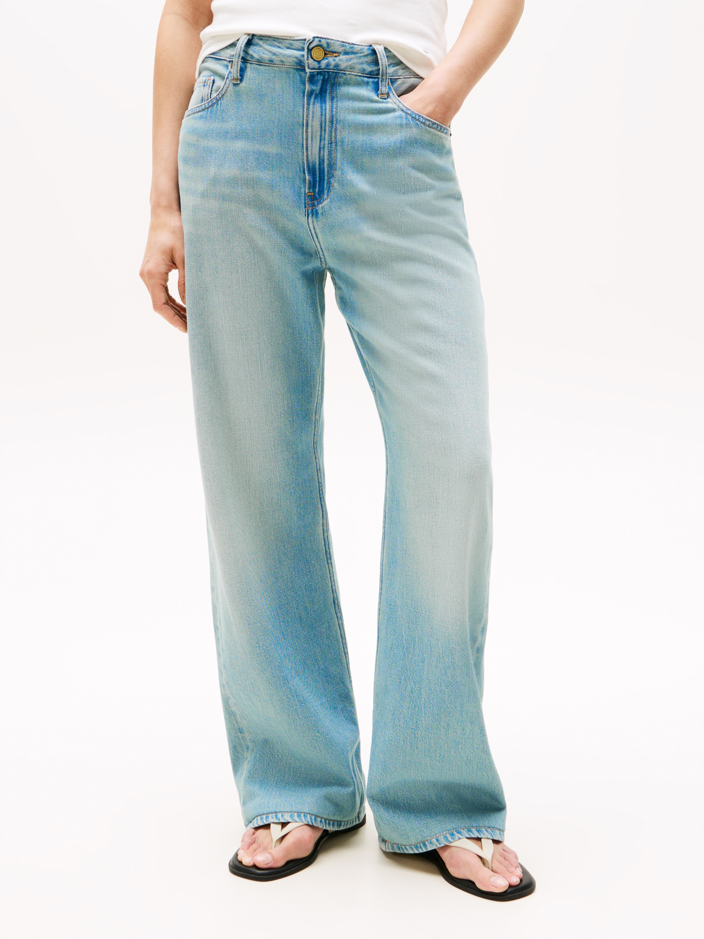 Mid Rise Loose Whiskered Jeans
