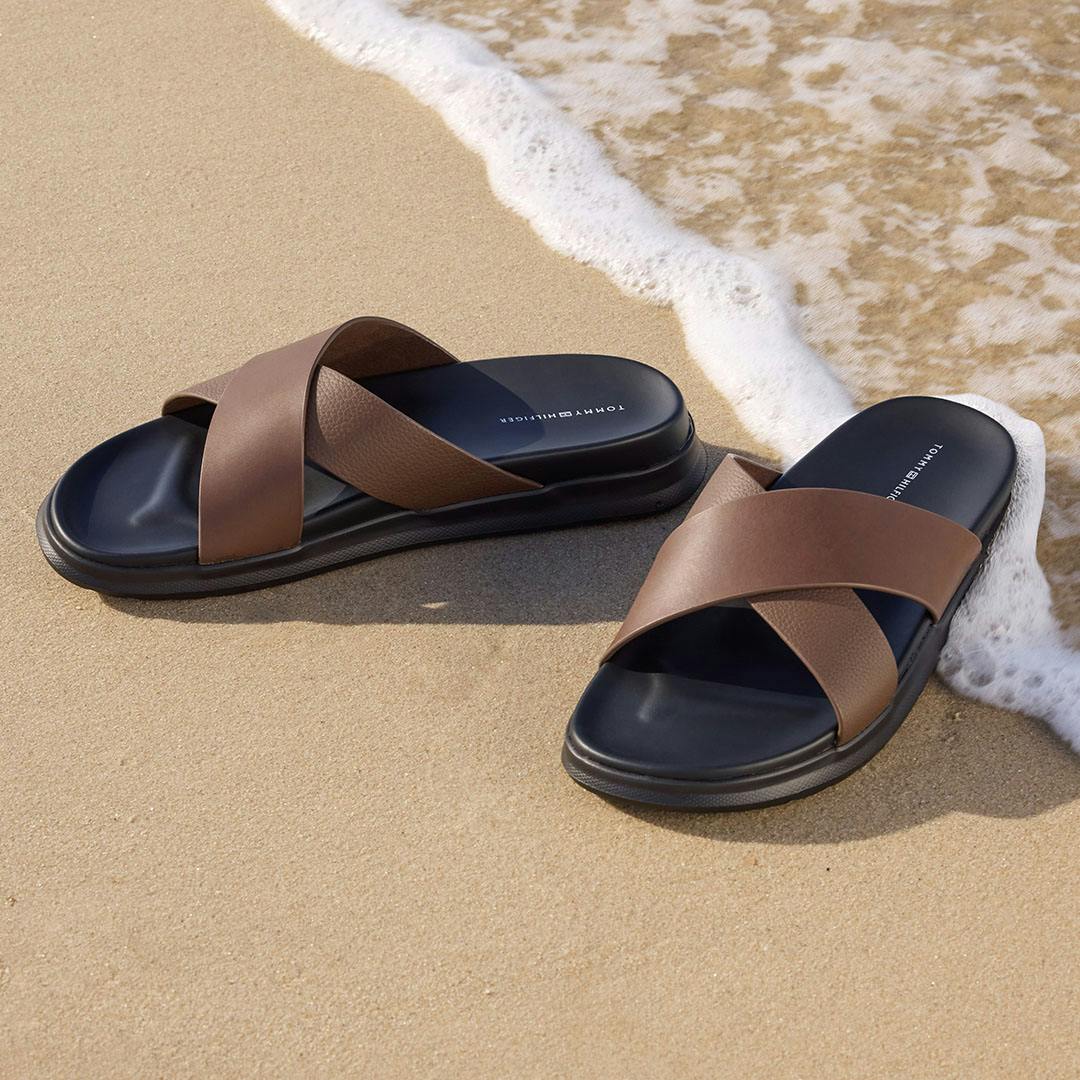 1080x1080_0000_TH_HOLIDAY25_SHOT1_01_mai