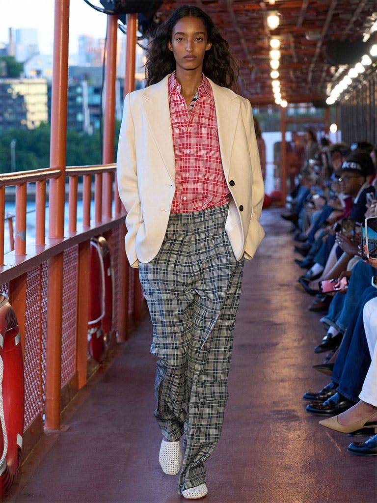 768x1024__0001_1200x1600_0010_1