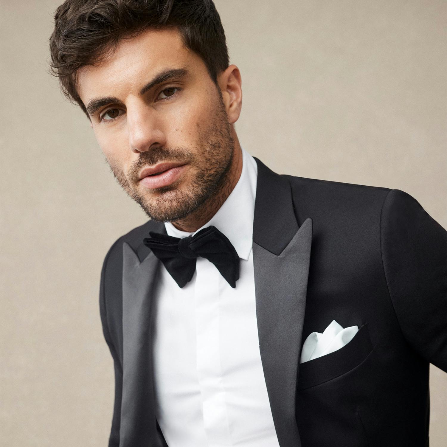 1500x1500__0005_VH_AW26_Tuxedo_01