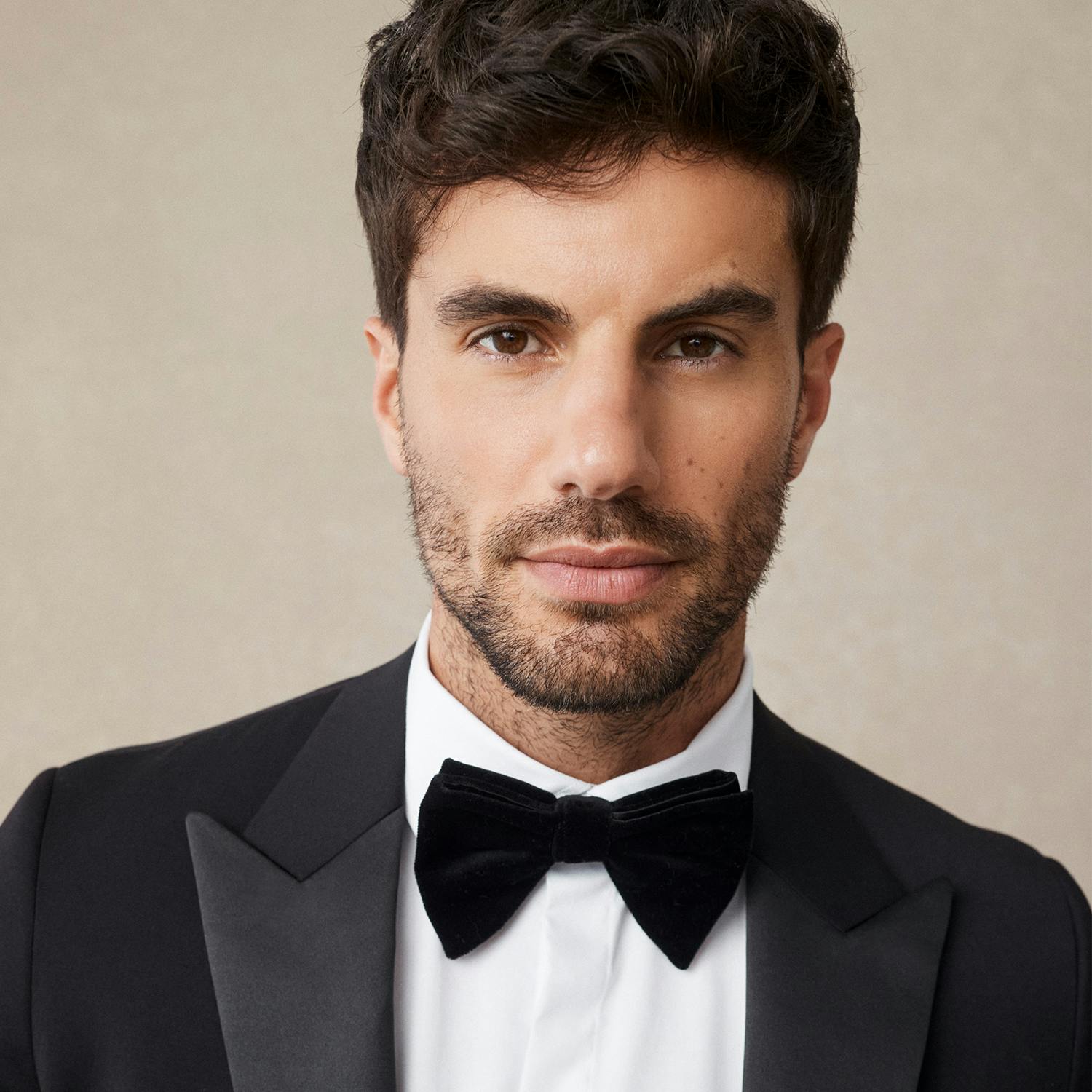1500x1500__0005_VH_AW26_Tuxedo_02